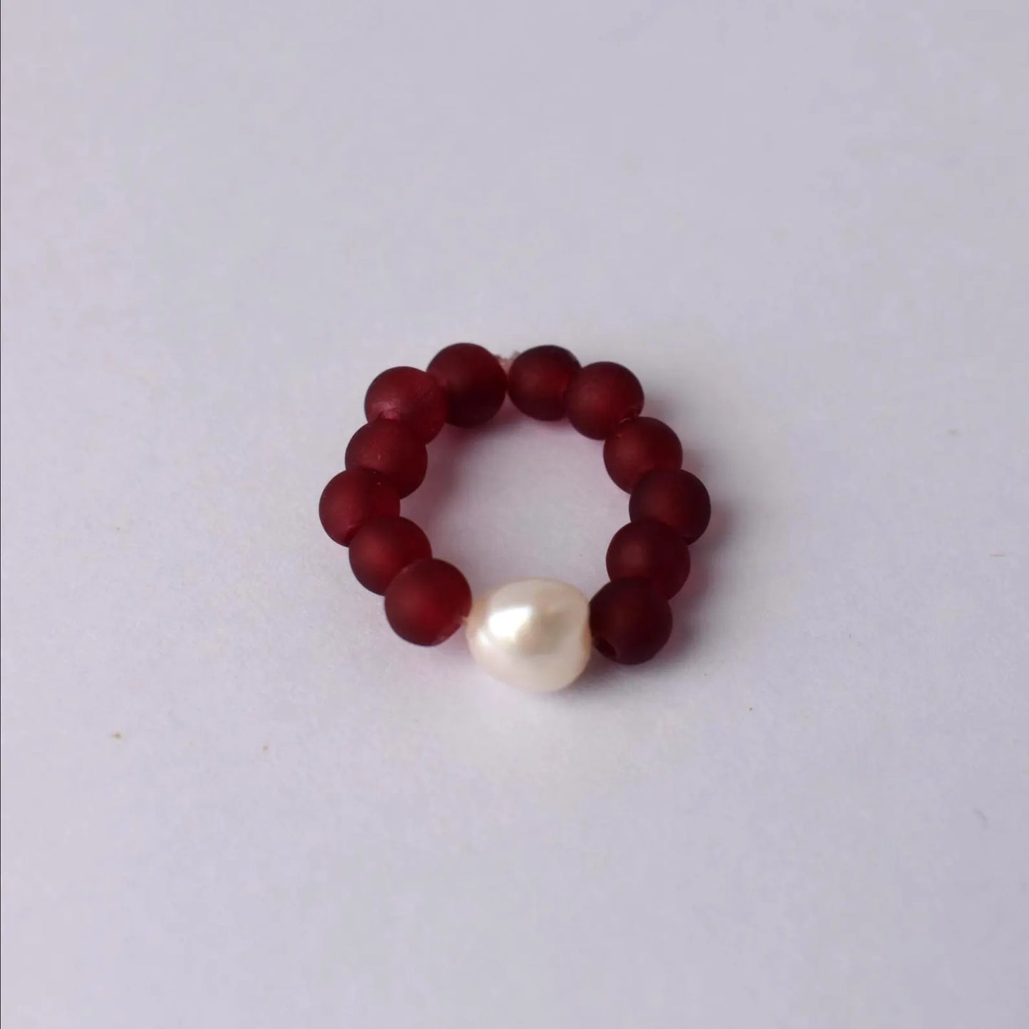 White Freshwater Pearl & Red Bead Elastic Ring