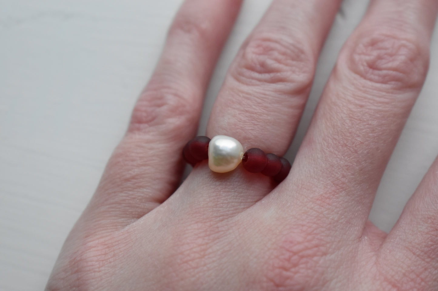 White Freshwater Pearl & Red Bead Elastic Ring